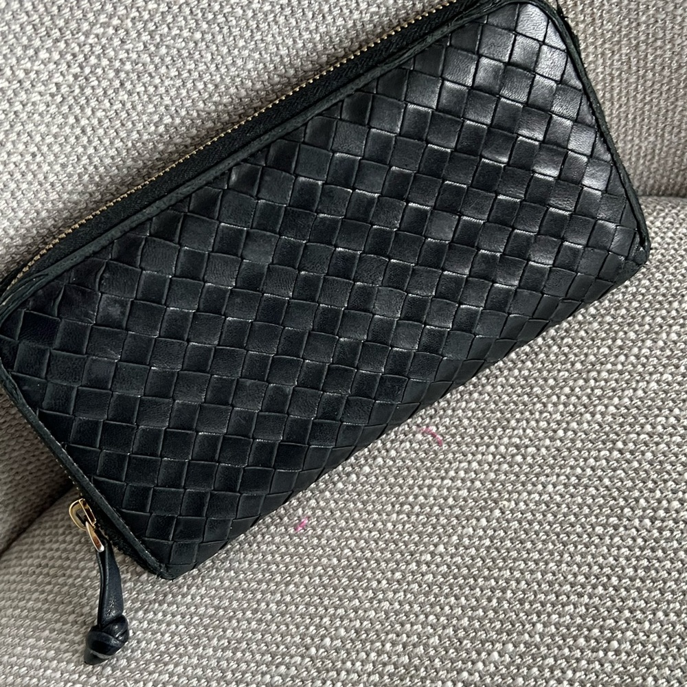 BOTTEGA VENETA BLACK ZIPPY WALLET As Is See Pics